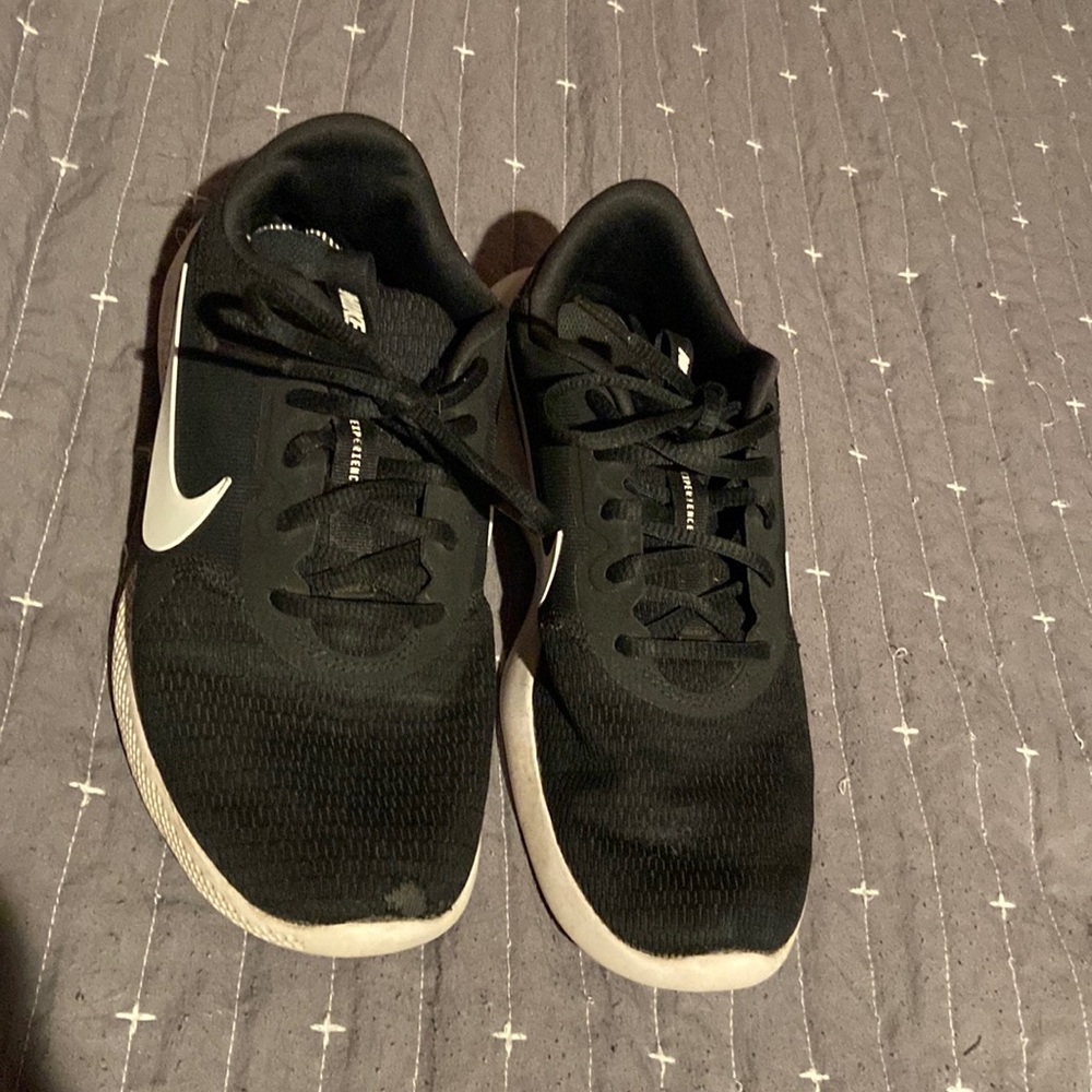 Nike sneakers size 7